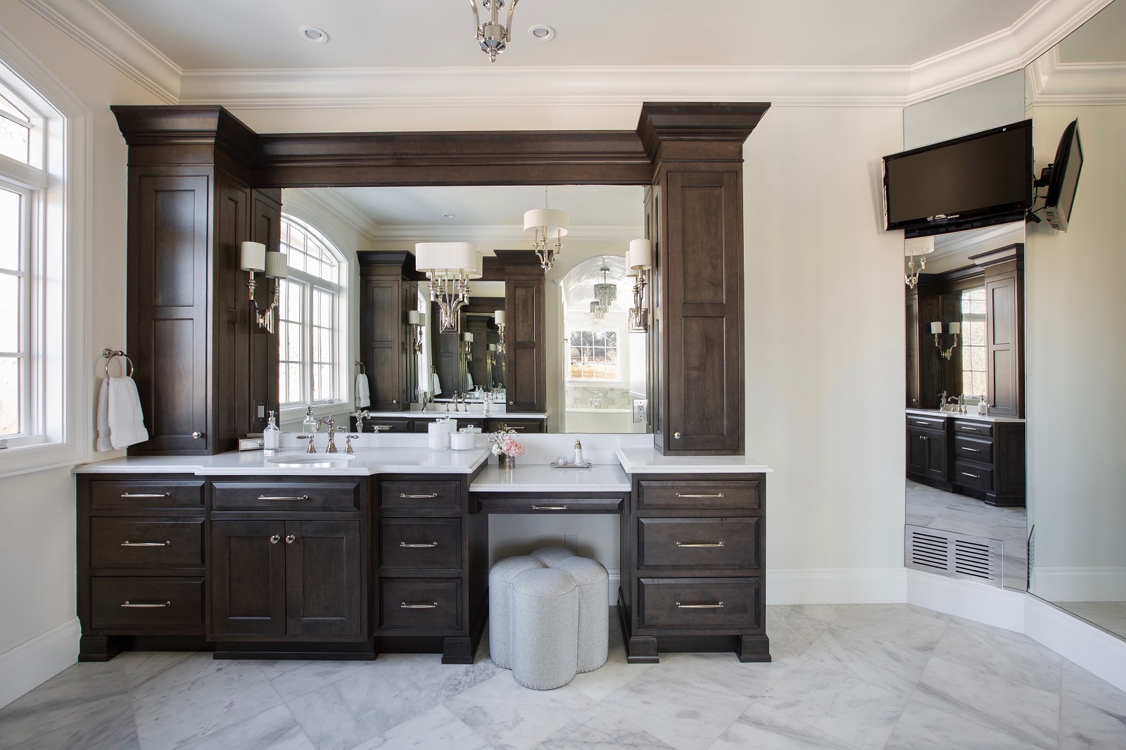 IZZA Cabinet_Bathroom_CustomDoor_Slate_1