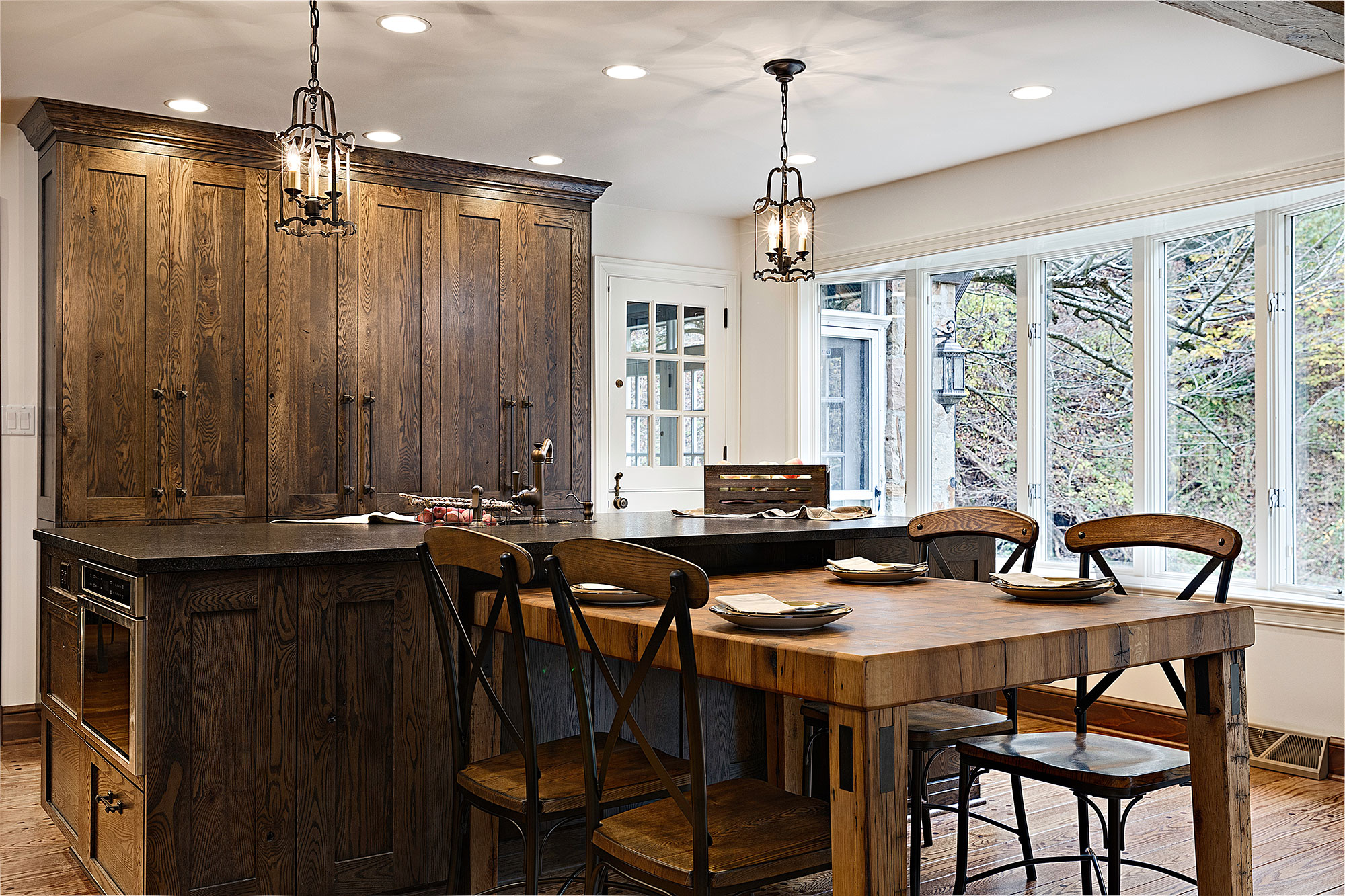 Transitional Rustic Oak Ranch Style Kitchen