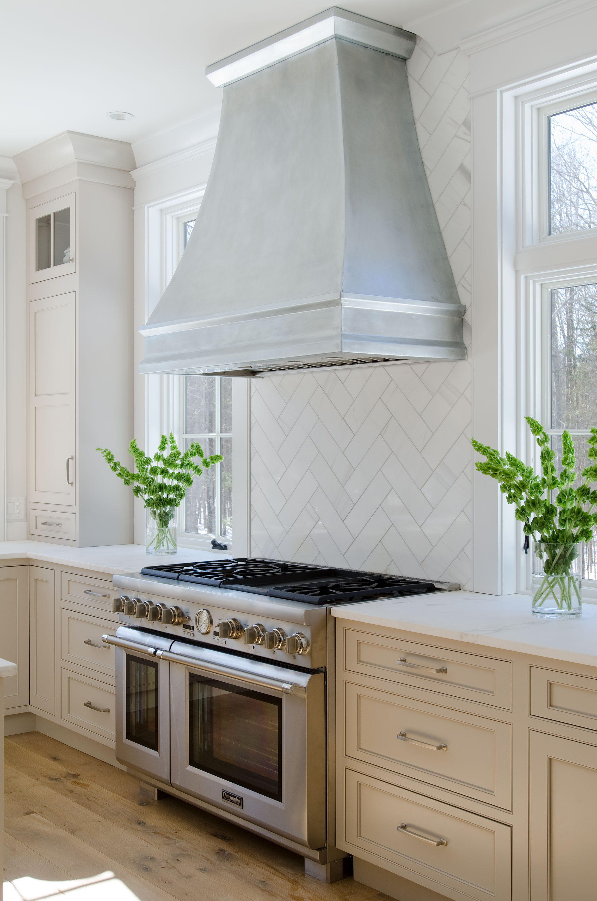 Transtional Shaker Style Kitchen Painted in Beige Paint