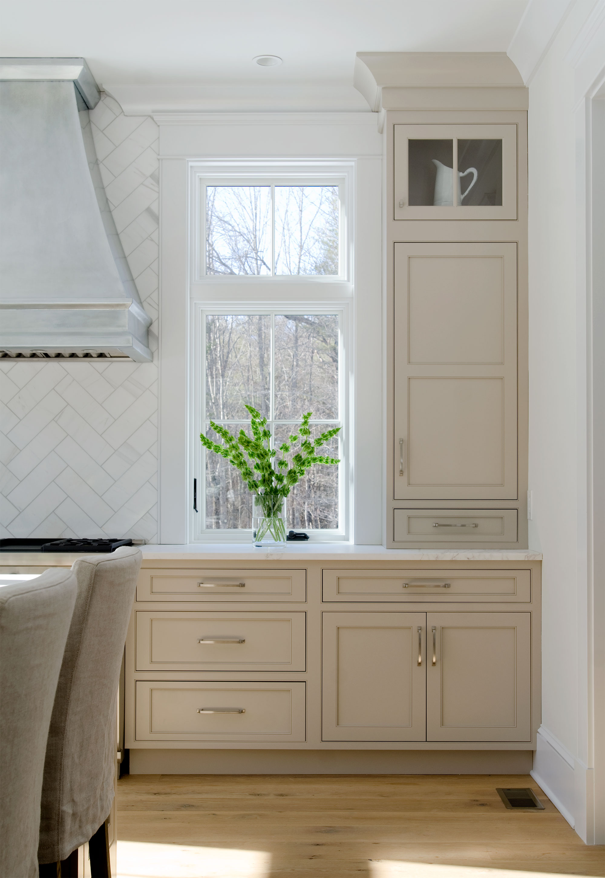 Transtional Shaker Style Kitchen Painted in Beige Paint
