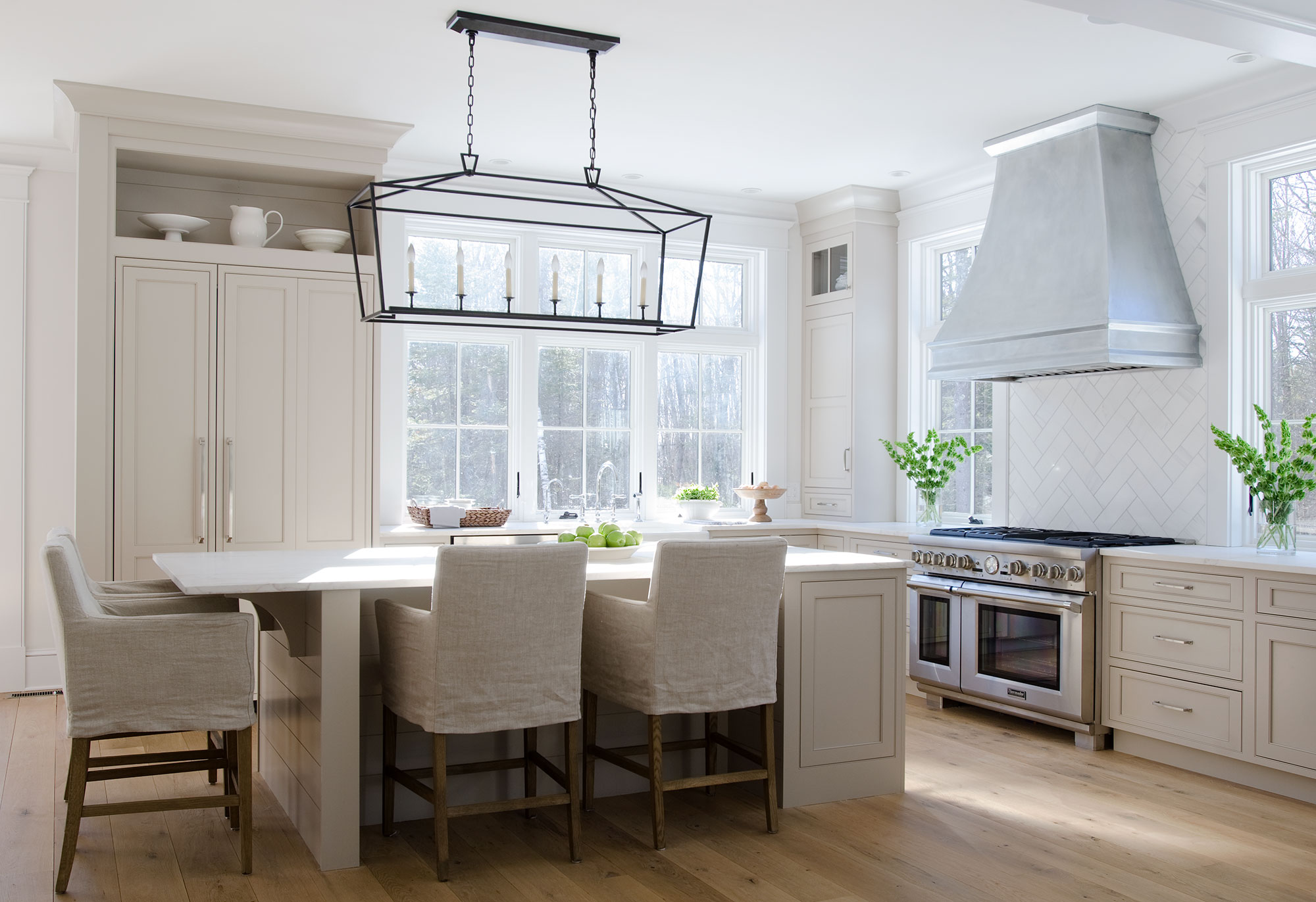 Transtional Shaker Style Kitchen Painted in Beige Paint