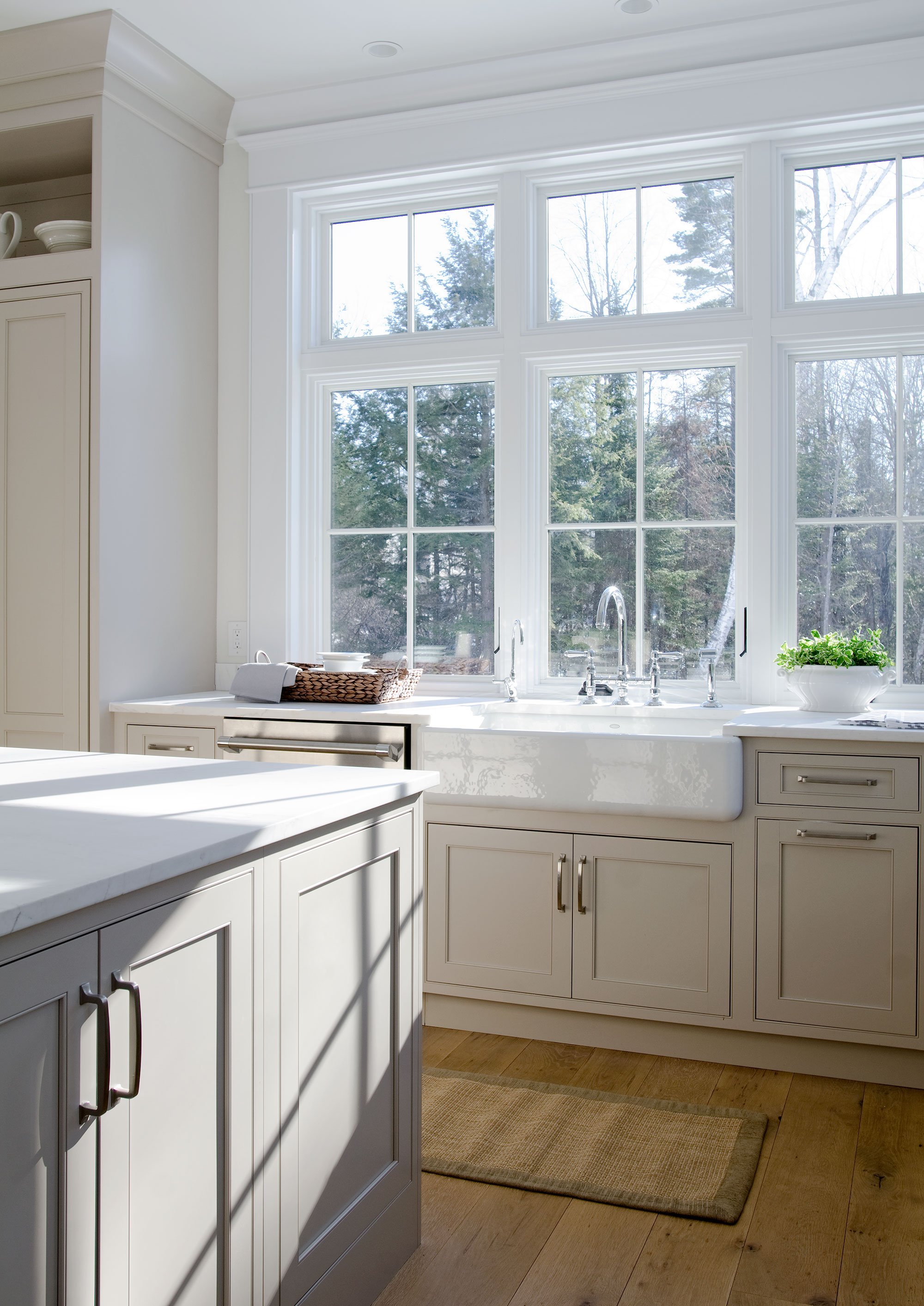 Transtional Shaker Style Kitchen Painted in Beige Paint