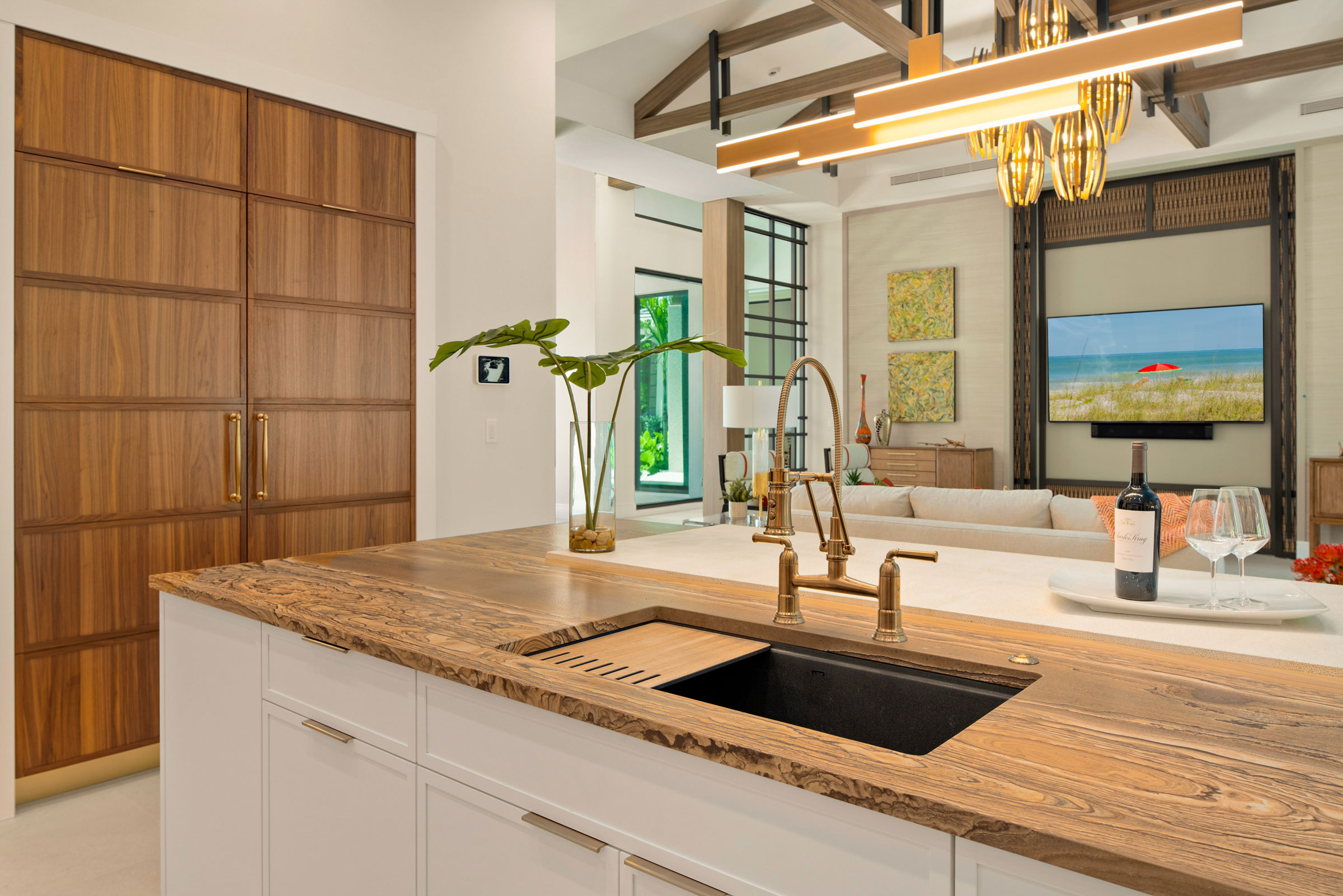 Tropical Modern Kitchen