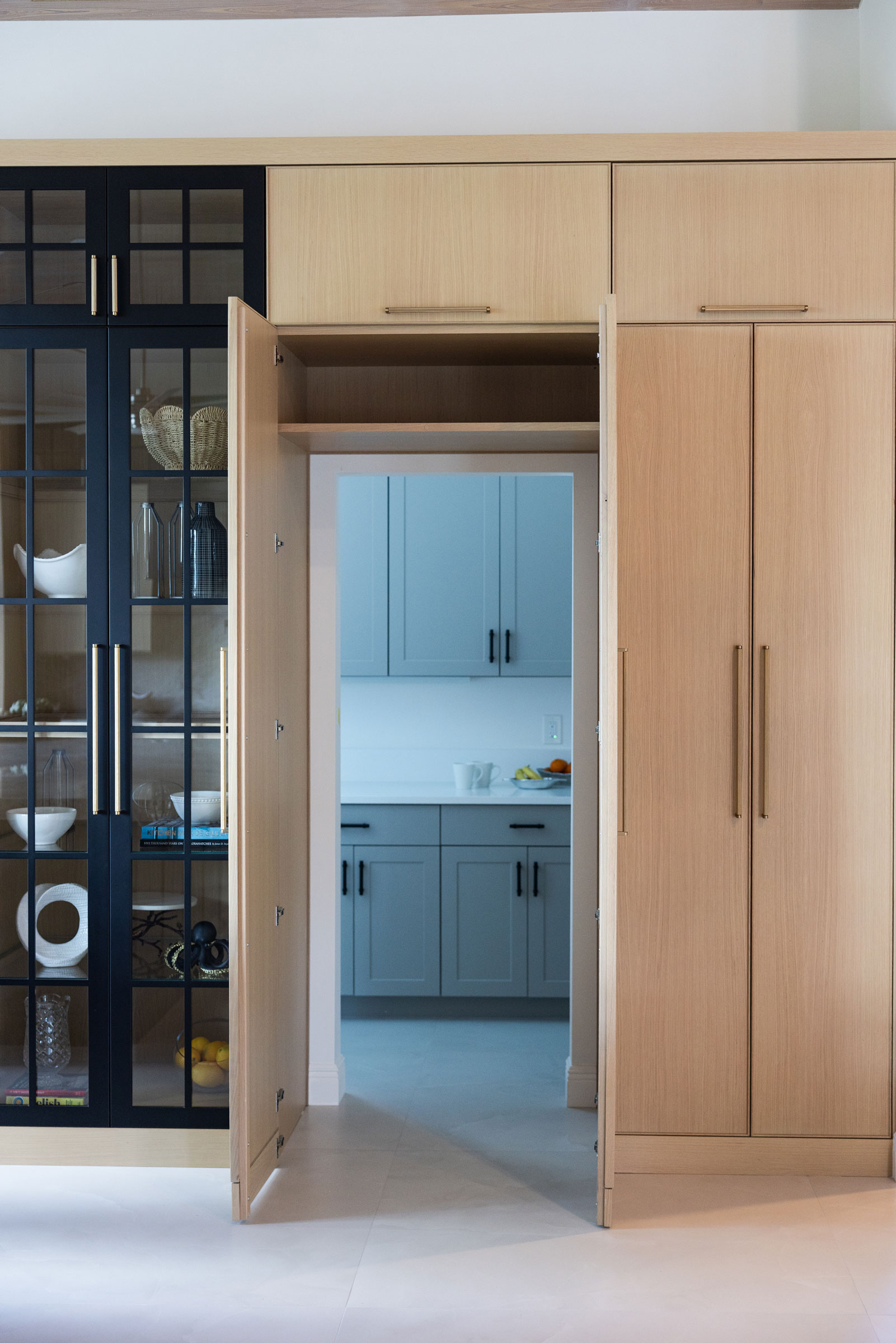 Two Tone Black Natural Modern Kitchen