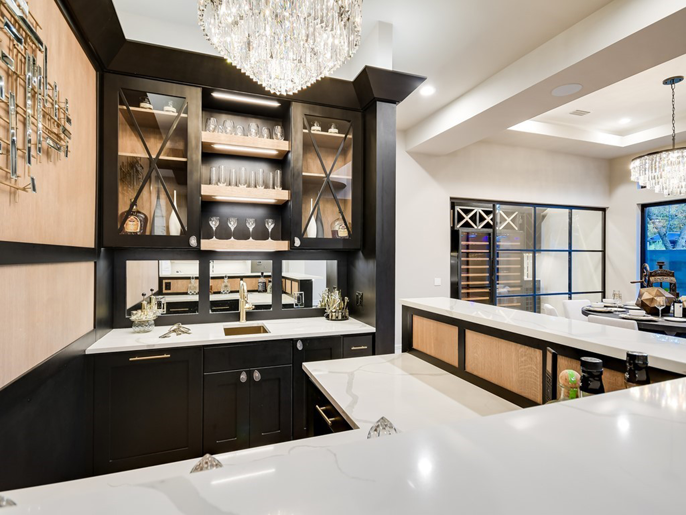 Two Tone Glamorous Bar