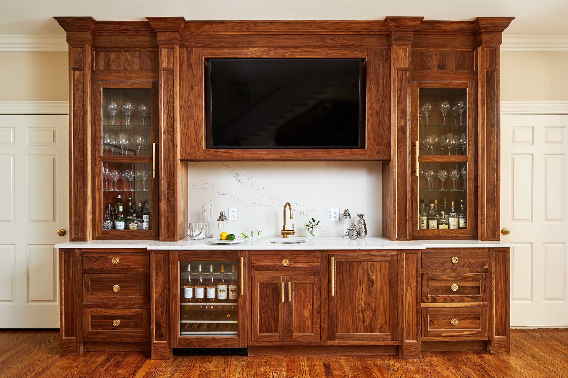 IZZA Cabinet_Other_Bar_FrenchVillaSQ_1