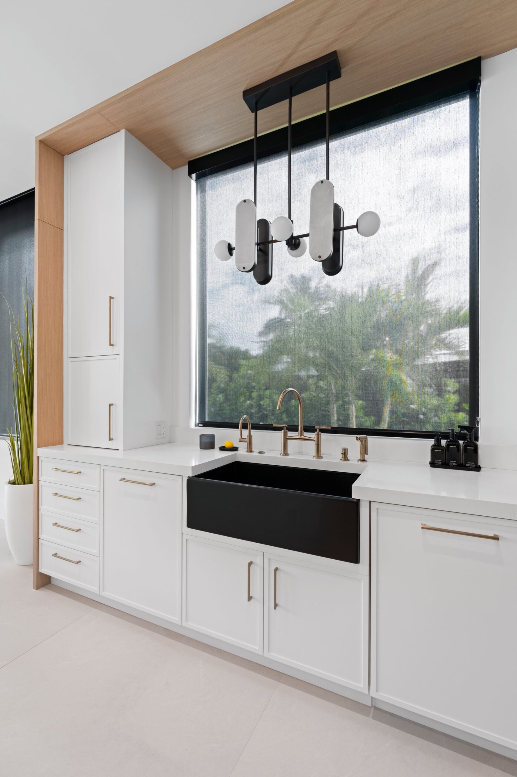 White Black Natural Contemporary Kitchen