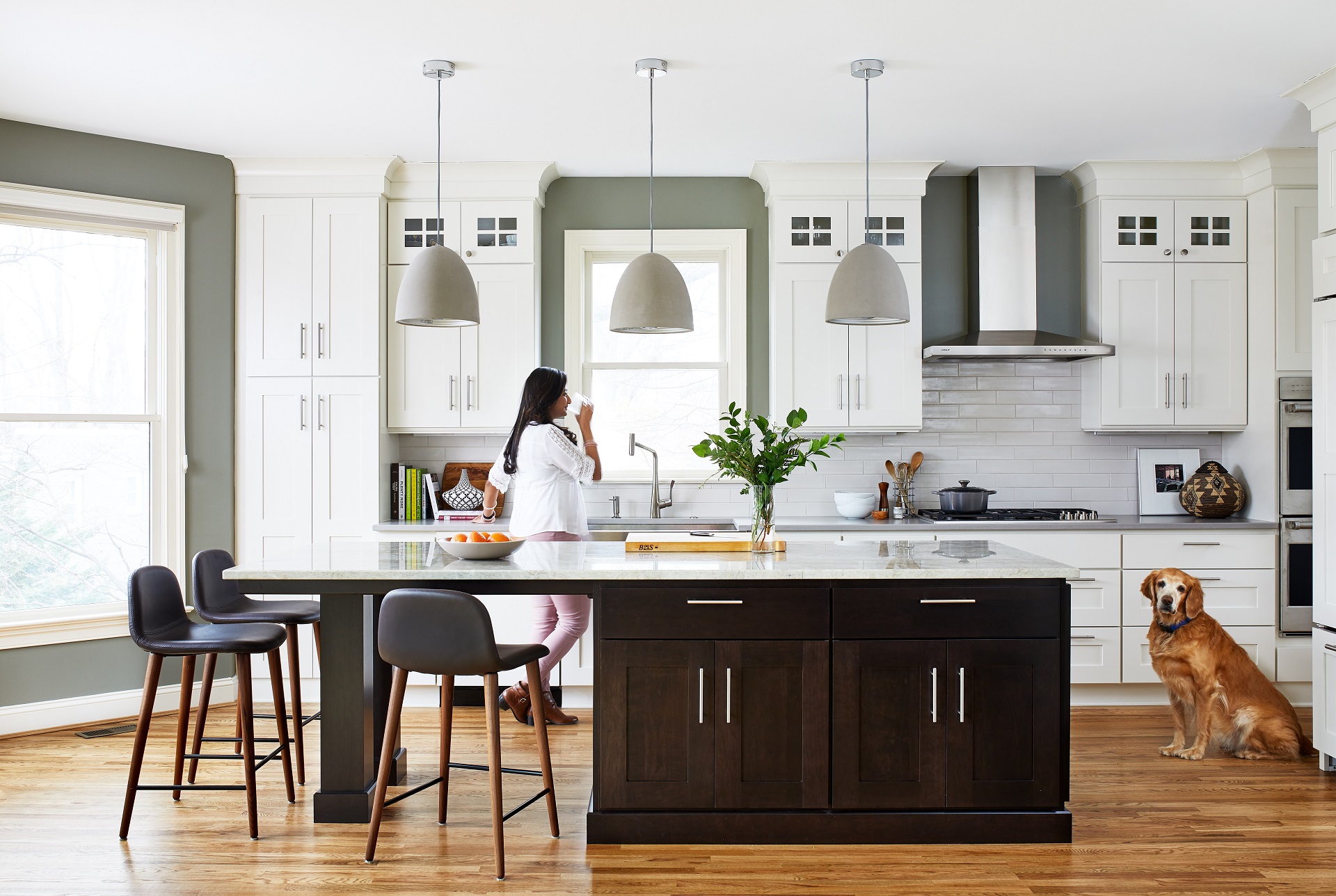 IZZA Cabinet_Kitchen_Gentry_Bisque_Espresso_1