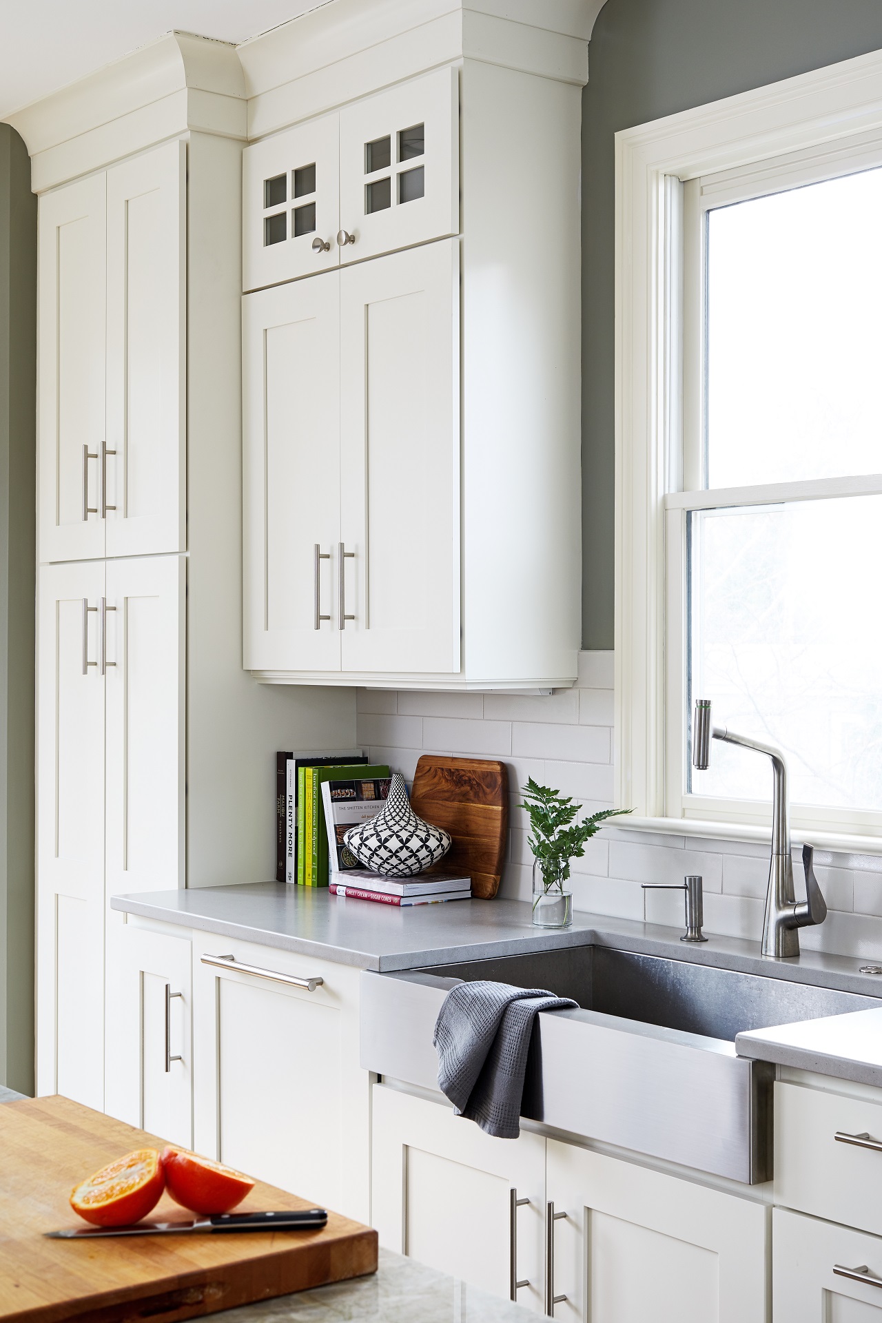IZZA Cabinet_Kitchen_Gentry_Bisque_Espresso_3