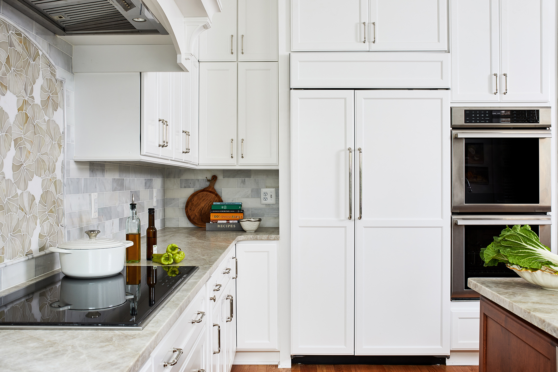 IZZA Cabinet_FrenchVillaSq_Nutmeg_alder_4