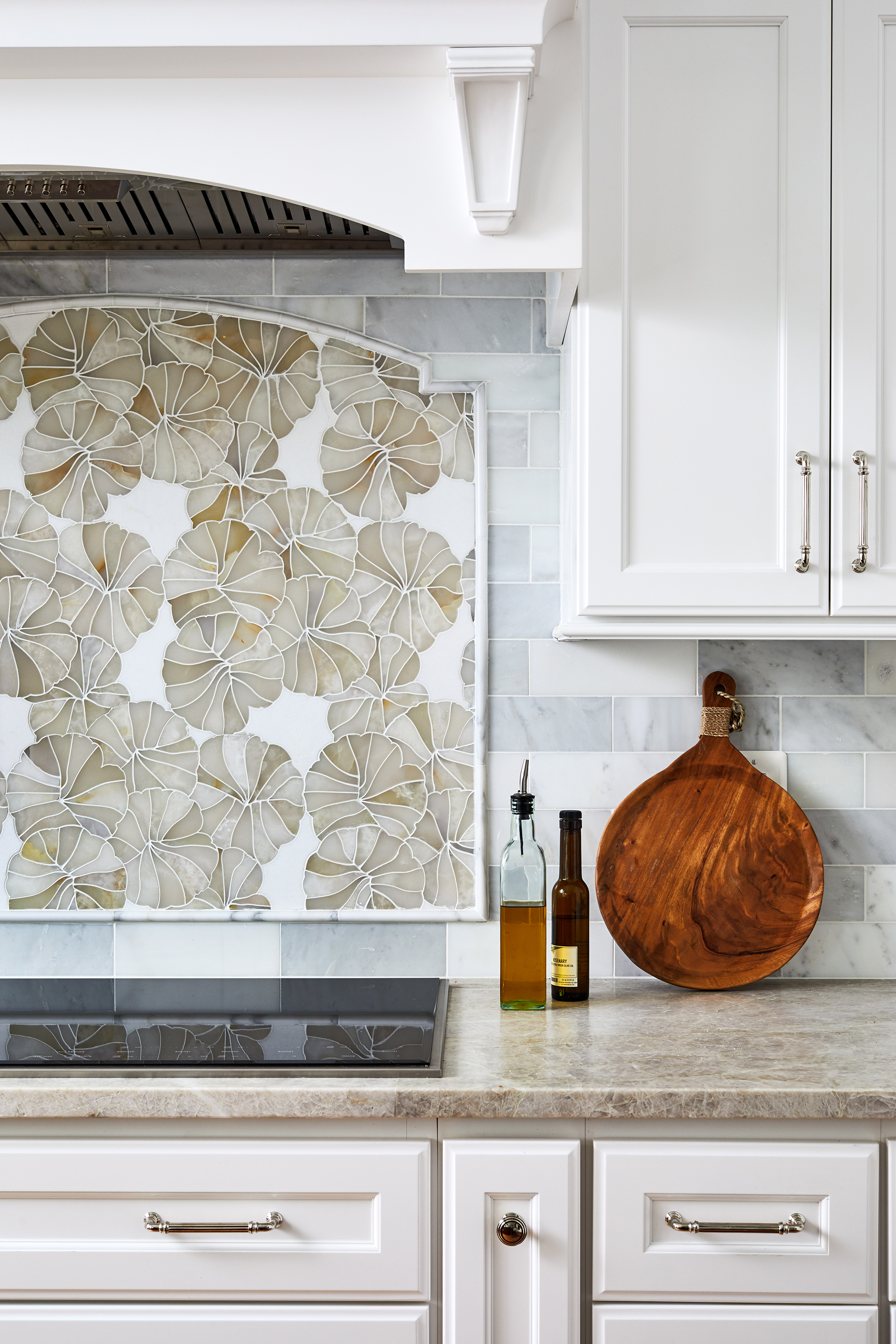 IZZA Cabinet_FrenchVillaSq_Nutmeg_alder_6