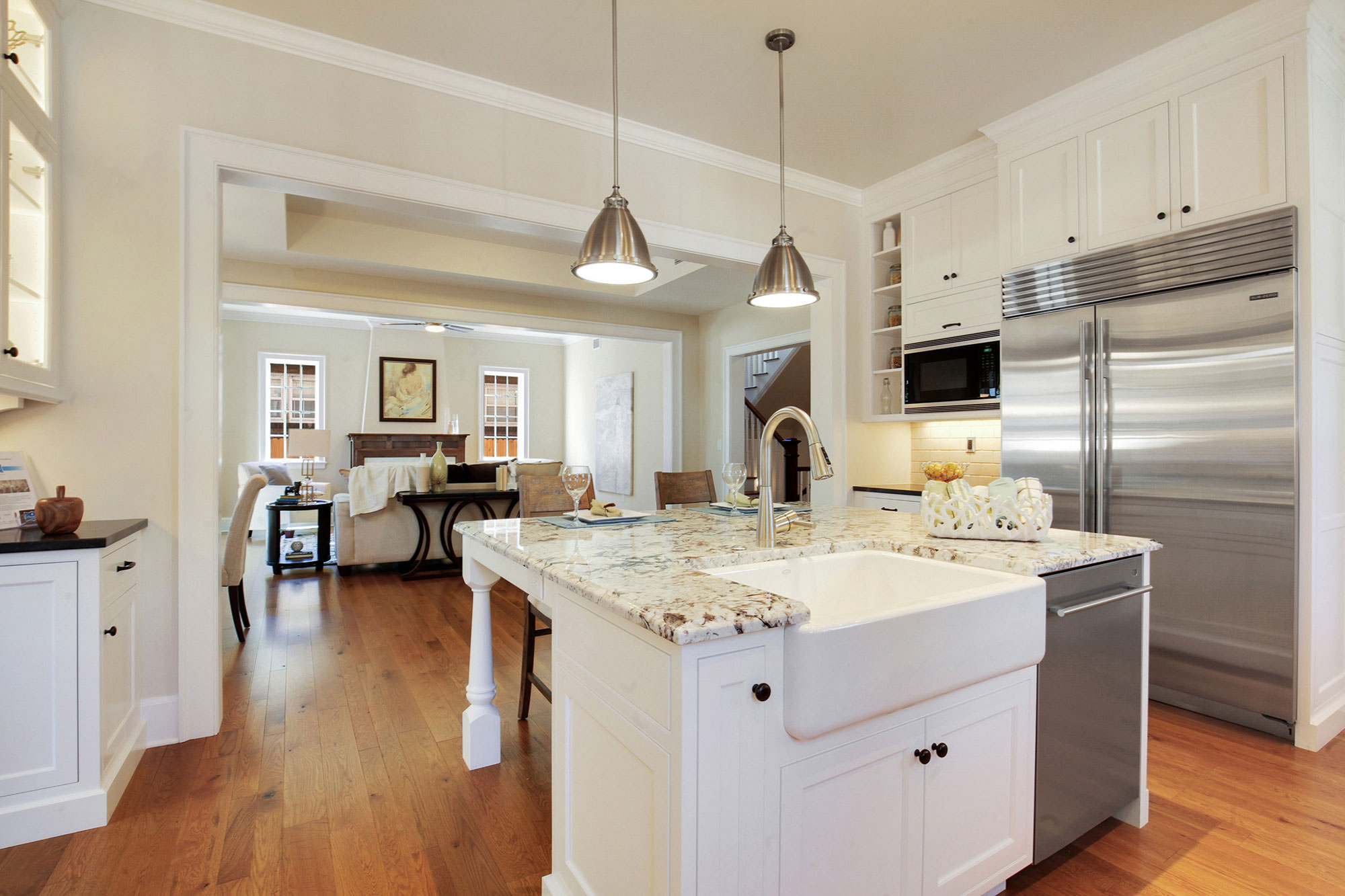 White Shaker Style Farmhouse Kitchen